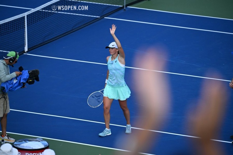 佩德里通过 佩德里通过