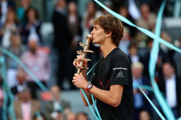 坚持带伤比 坚持带伤比